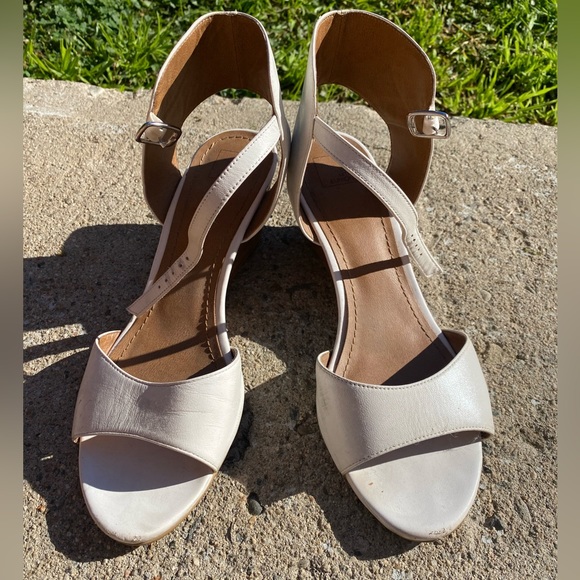 14th & Union White sandal wedge heels with strap size 8 - Picture 1 of 10
